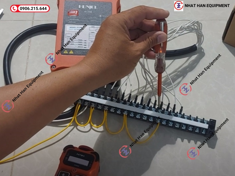 Kiểm tra kết nối điện sau khi hoàn thành lắp đặt điều khiển từ xa Henjel H108